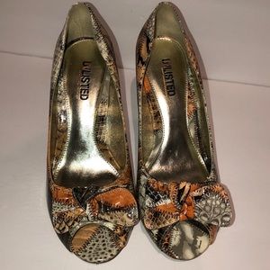 Unlisted by Kenneth Cole Little List Peep Toe Pump